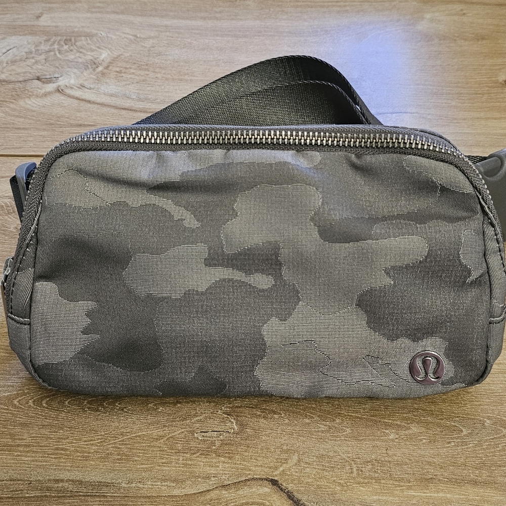 lululemon athletica Gray Camouflage Men's Bag